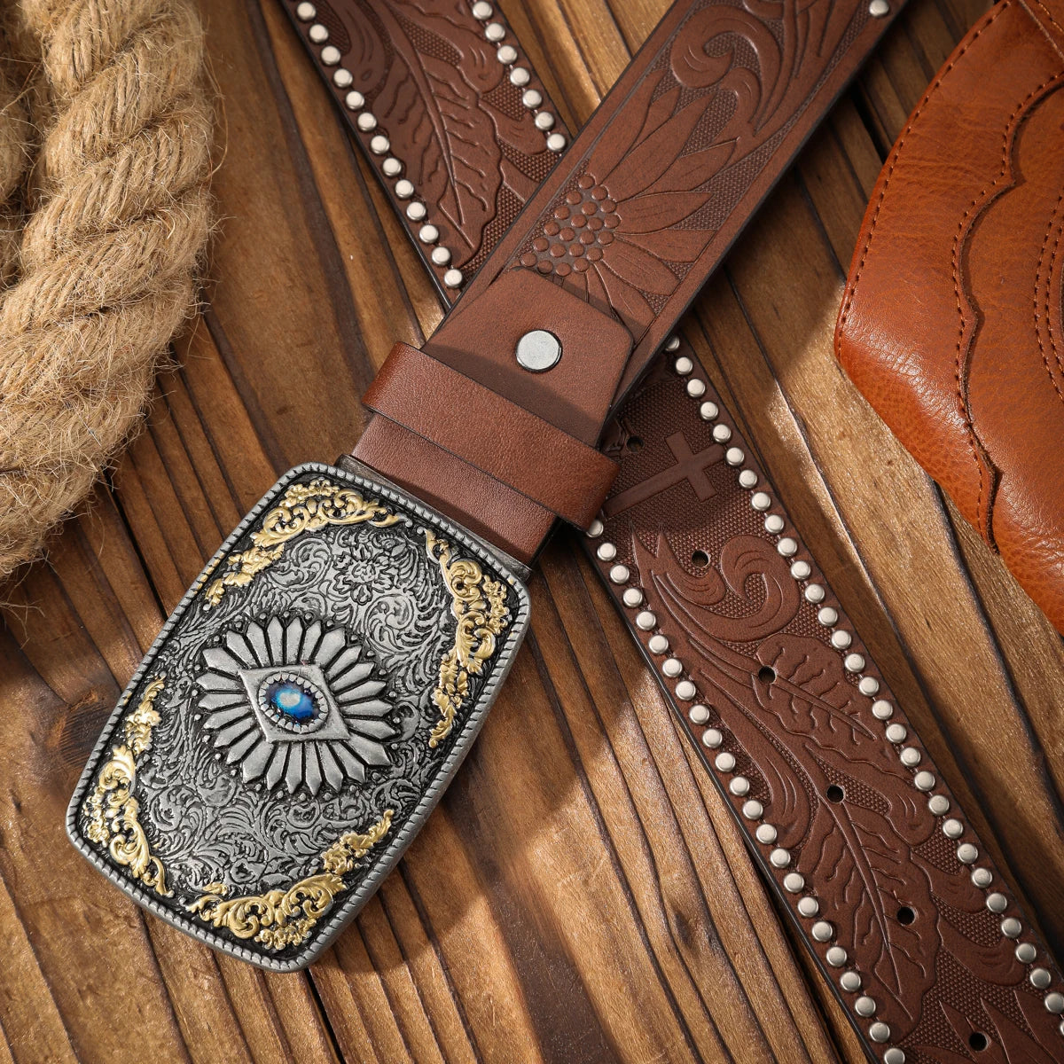 An alloy plate buckle PU material belt, suitable for both men and women, to create a personalized Western retro style
