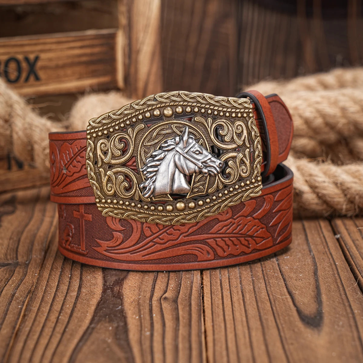 A casual, individual and retro belt, Western-style clothing accessory, metal buckle, PU belt, suitable for both men and women