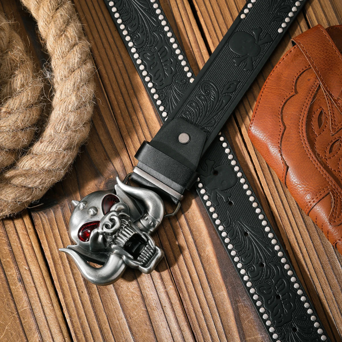 A casual and retro belt, a waist accessory for Western-style clothing, metal buckle, PU belt, suitable for both men and women