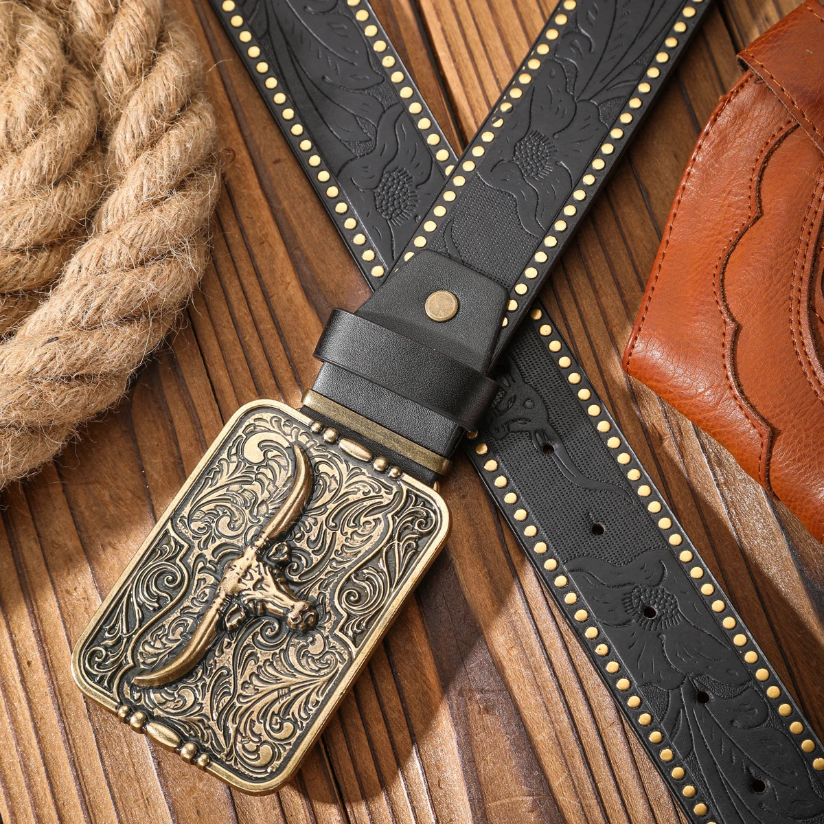 Vintage meets fashion! Alloy buckle PU belt, suitable for both men and women, to create a personalized Western style