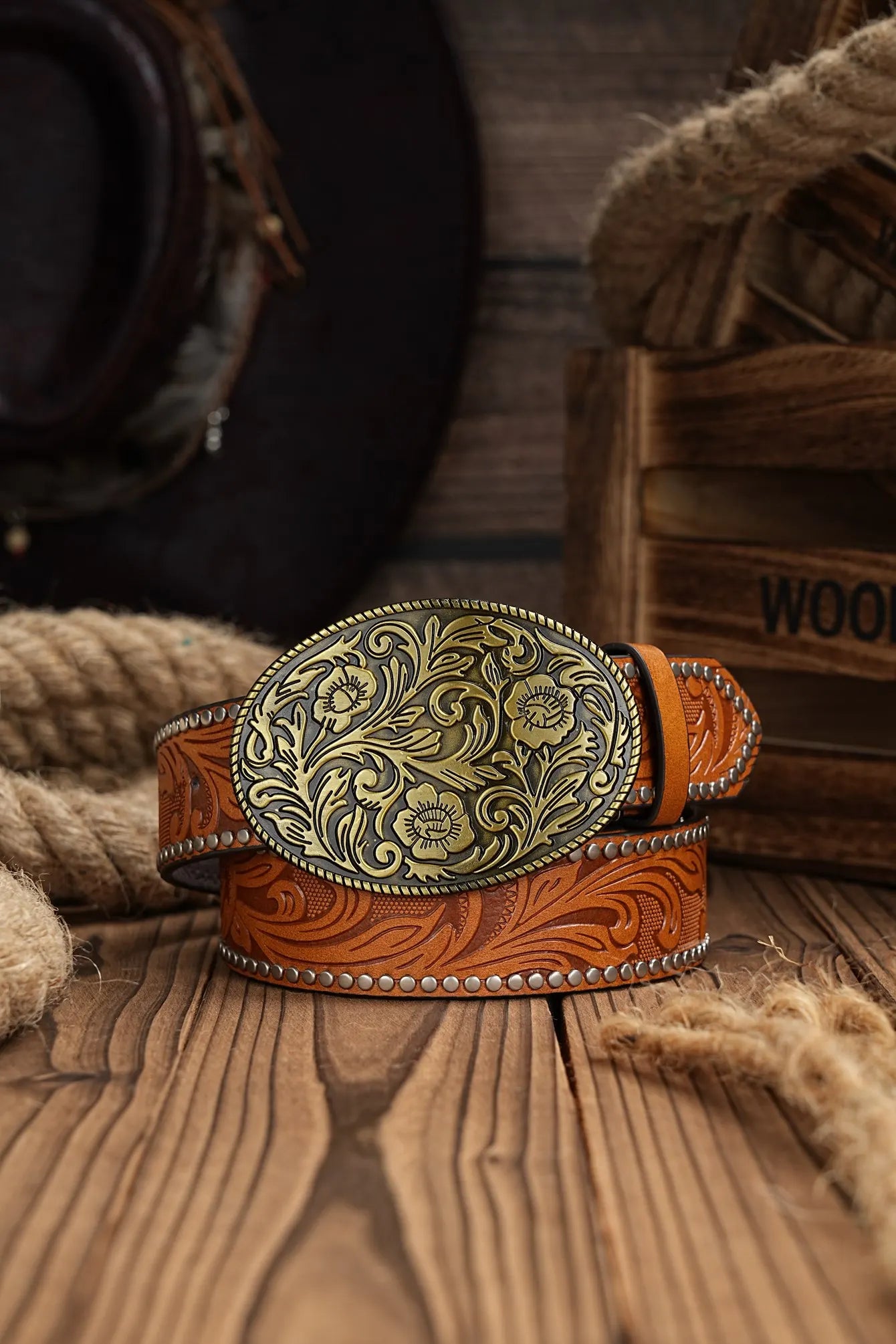 A men's and women's casual retro belt Western style! PU leather belt with metal buckle, suitable for daily work wear