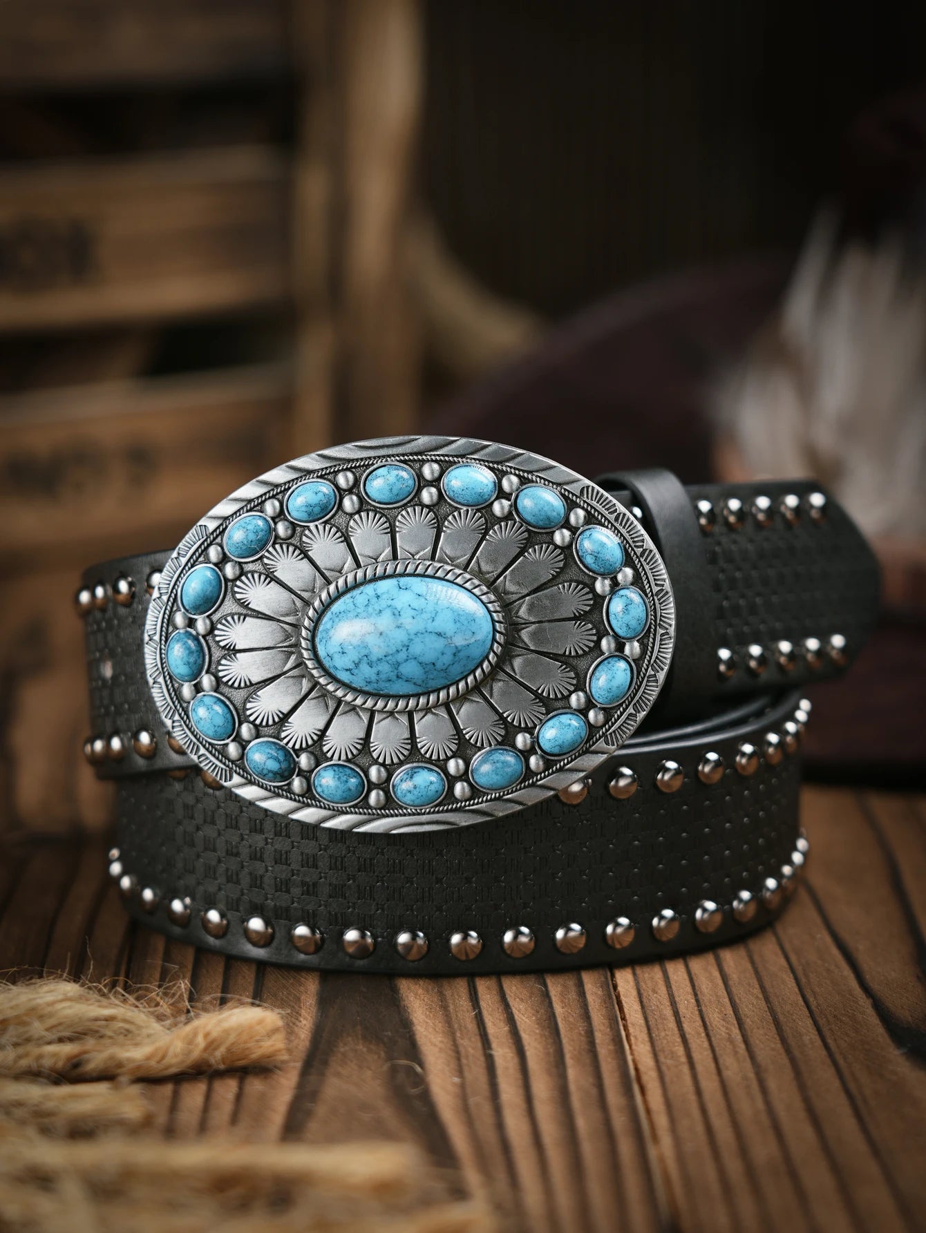 A men's and women's casual retro belt Western style! PU leather belt with metal buckle, suitable for daily work wear