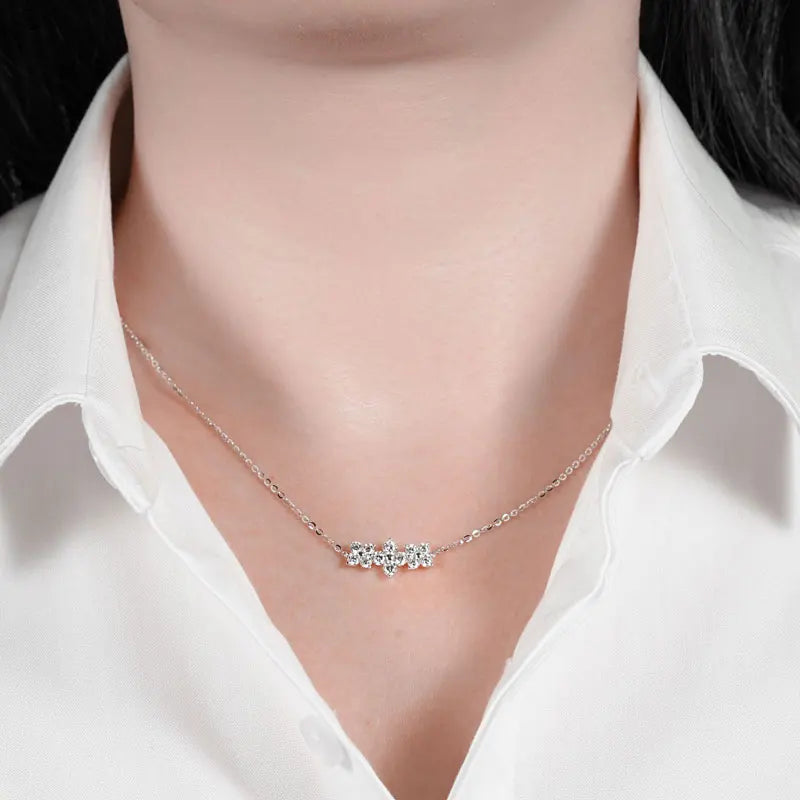 Lnngy 925 Sterling Silver Elegant Four-Leaf Clover Pendant Necklace 3mm&2.5mm Round Moissanite Necklaces for Women Jewelry Gift