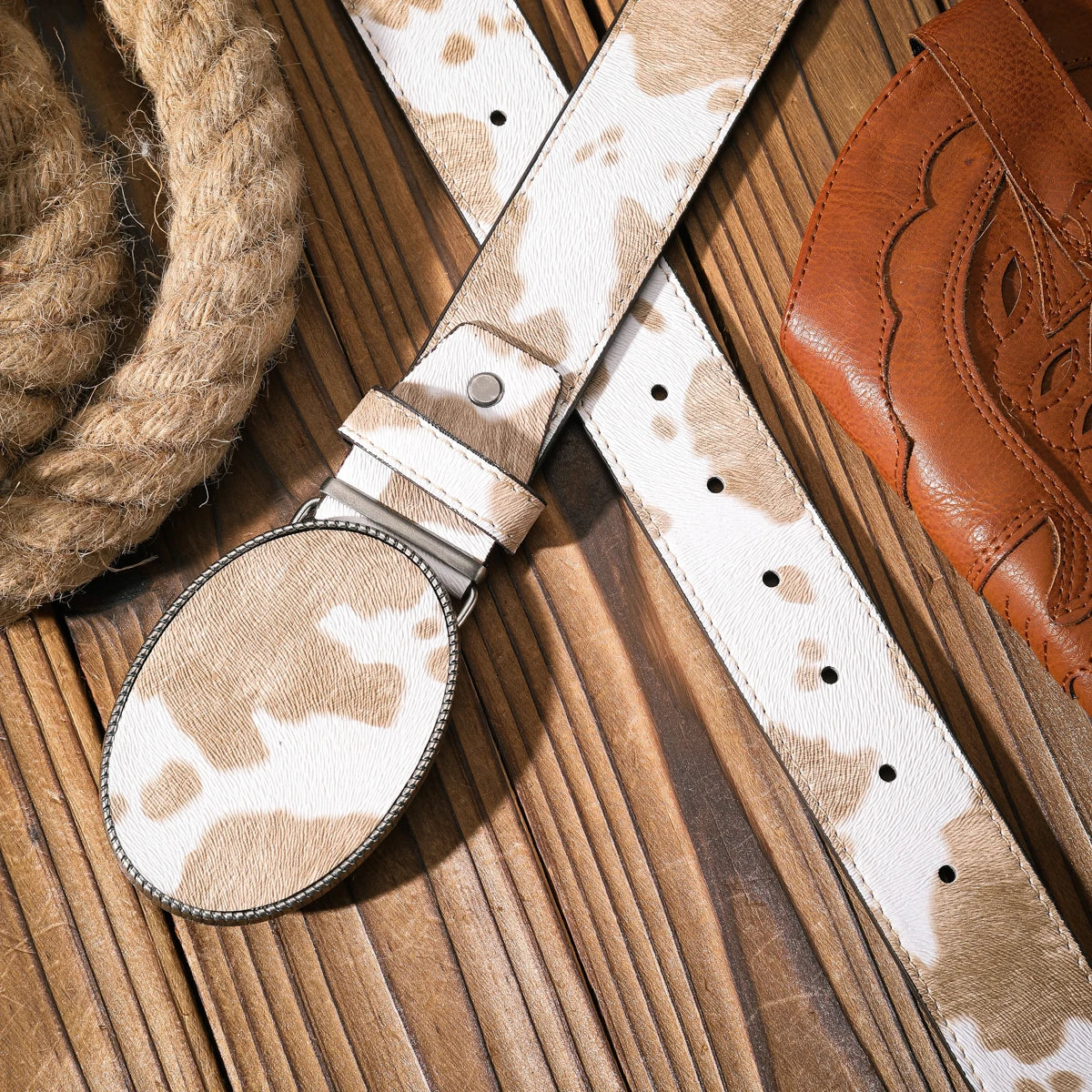 A casual and retro belt, a waist accessory for Western-style clothing, metal buckle, PU belt, suitable for both men and women