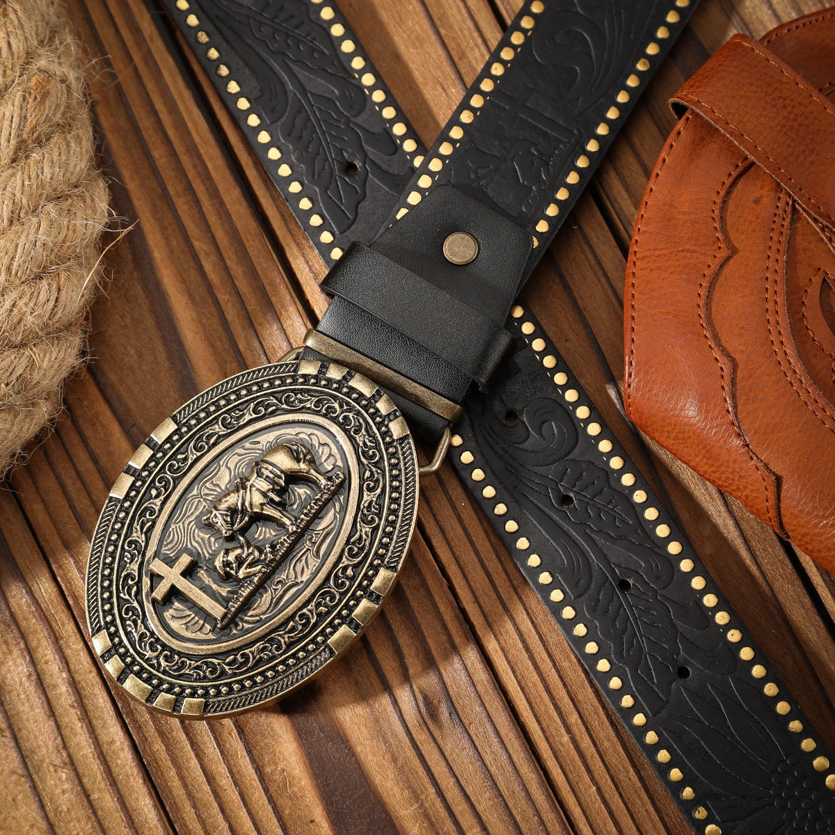 A men's and women's casual retro belt Western style! PU leather belt with metal buckle, suitable for daily work wear