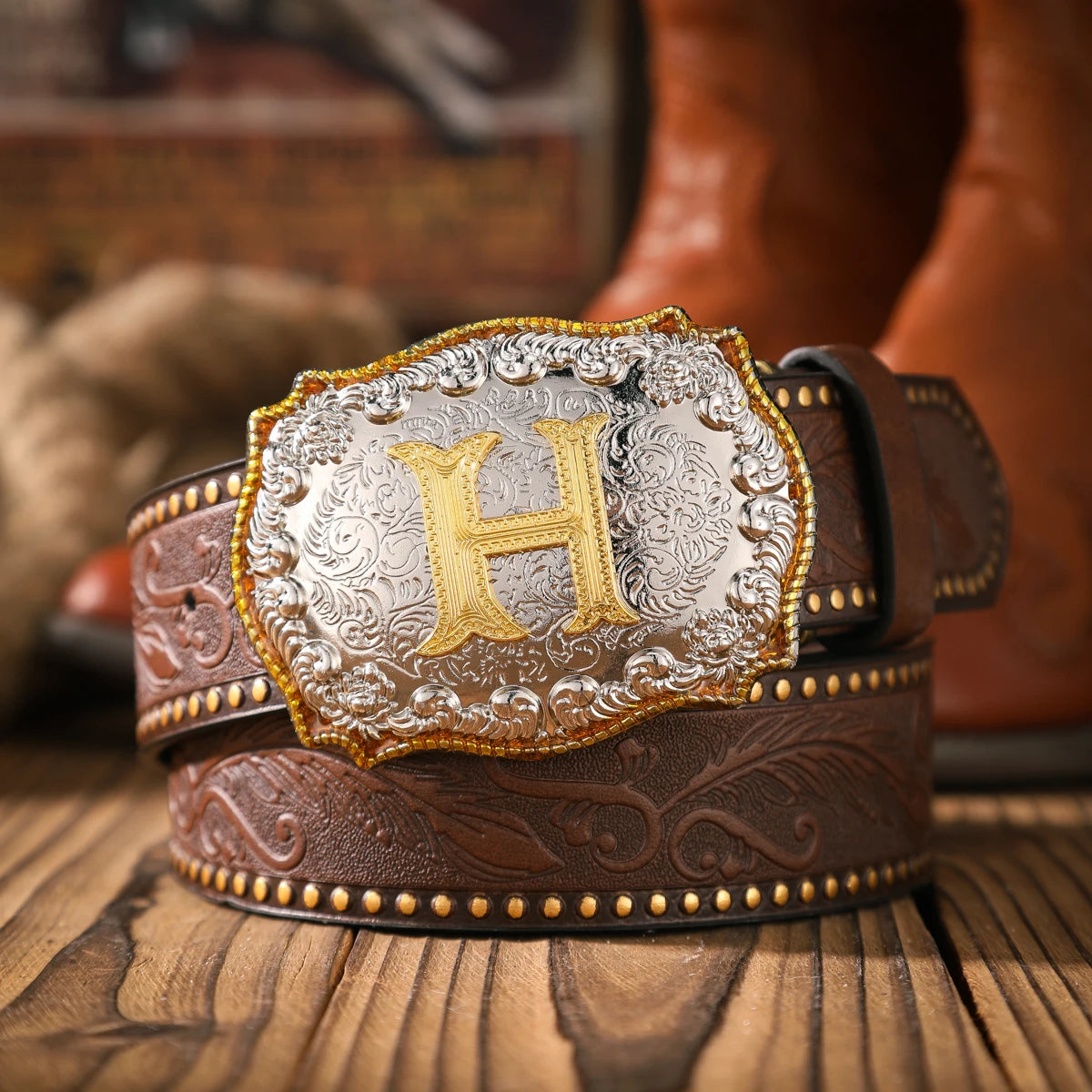 A casual and retro belt, a waist accessory for Western-style clothing, metal buckle, PU belt, suitable for both men and women