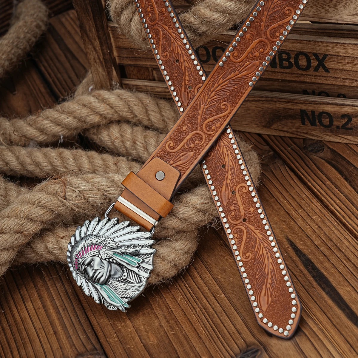 A casual, individual and retro belt, Western-style clothing accessory, metal buckle, PU belt, suitable for both men and women