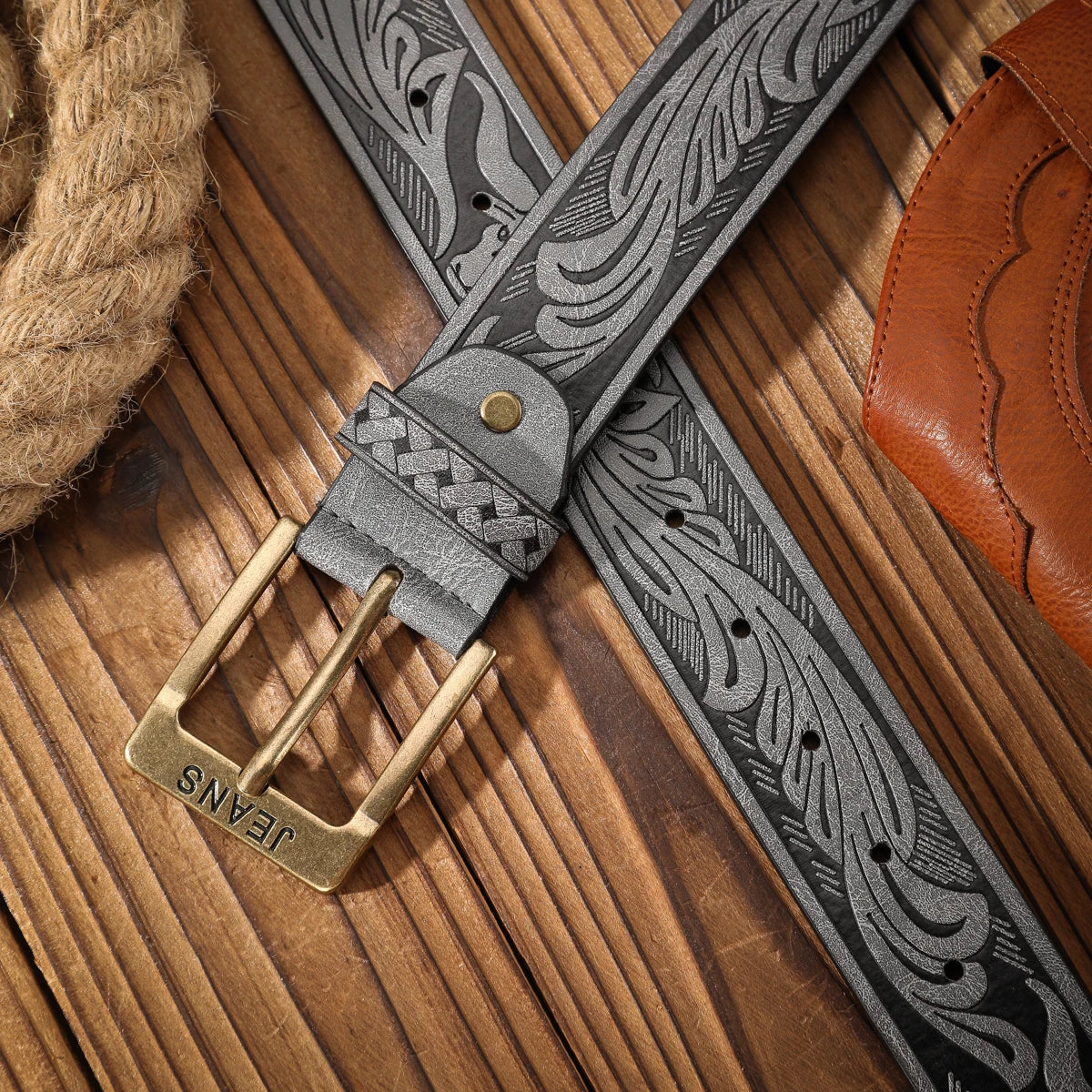 A men's and women's casual retro belt Western style! PU leather belt with metal buckle, suitable for daily work wear