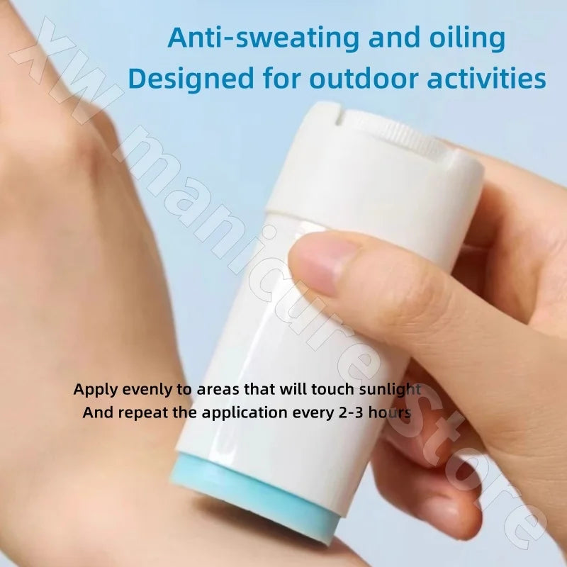 Skin1004 Centella Asiatica Hyaluronic Acid Water Essence Sunscreen Stick Refreshing Lightweight Non-greasy Portable 20g