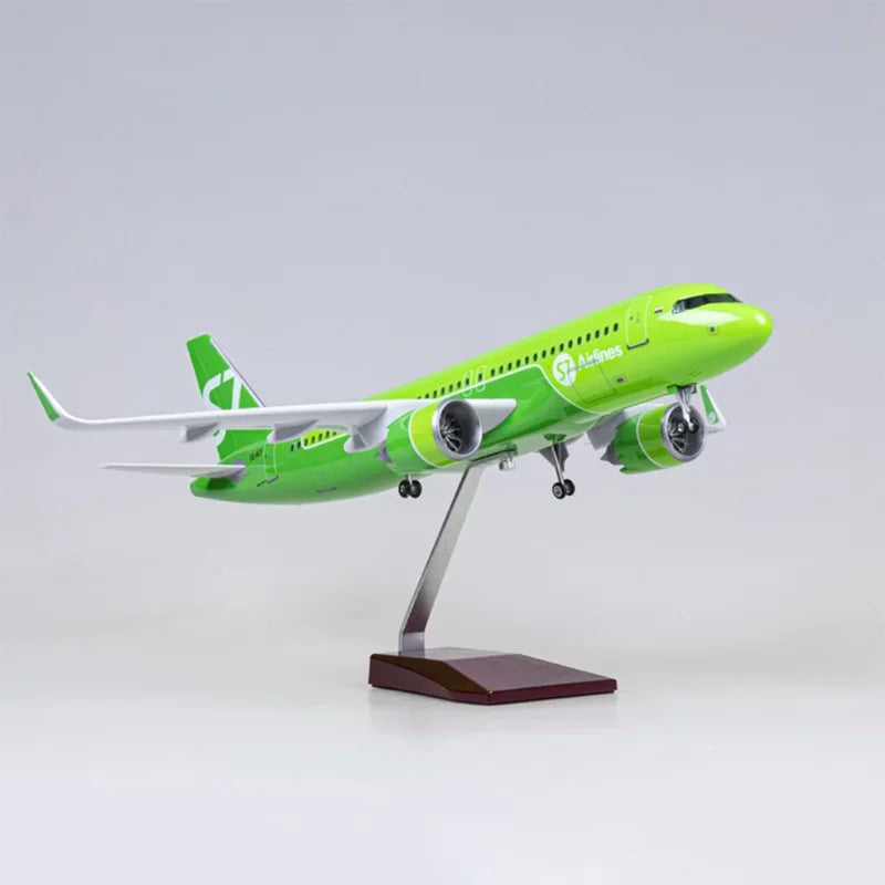 طائرة A320NEO A320 NEO سيبيريا S7، لعبة نموذج طائرة من الراتنج المصبوب، مزودة بعجلات وعجلات، مقاس 47 سم، 1/80