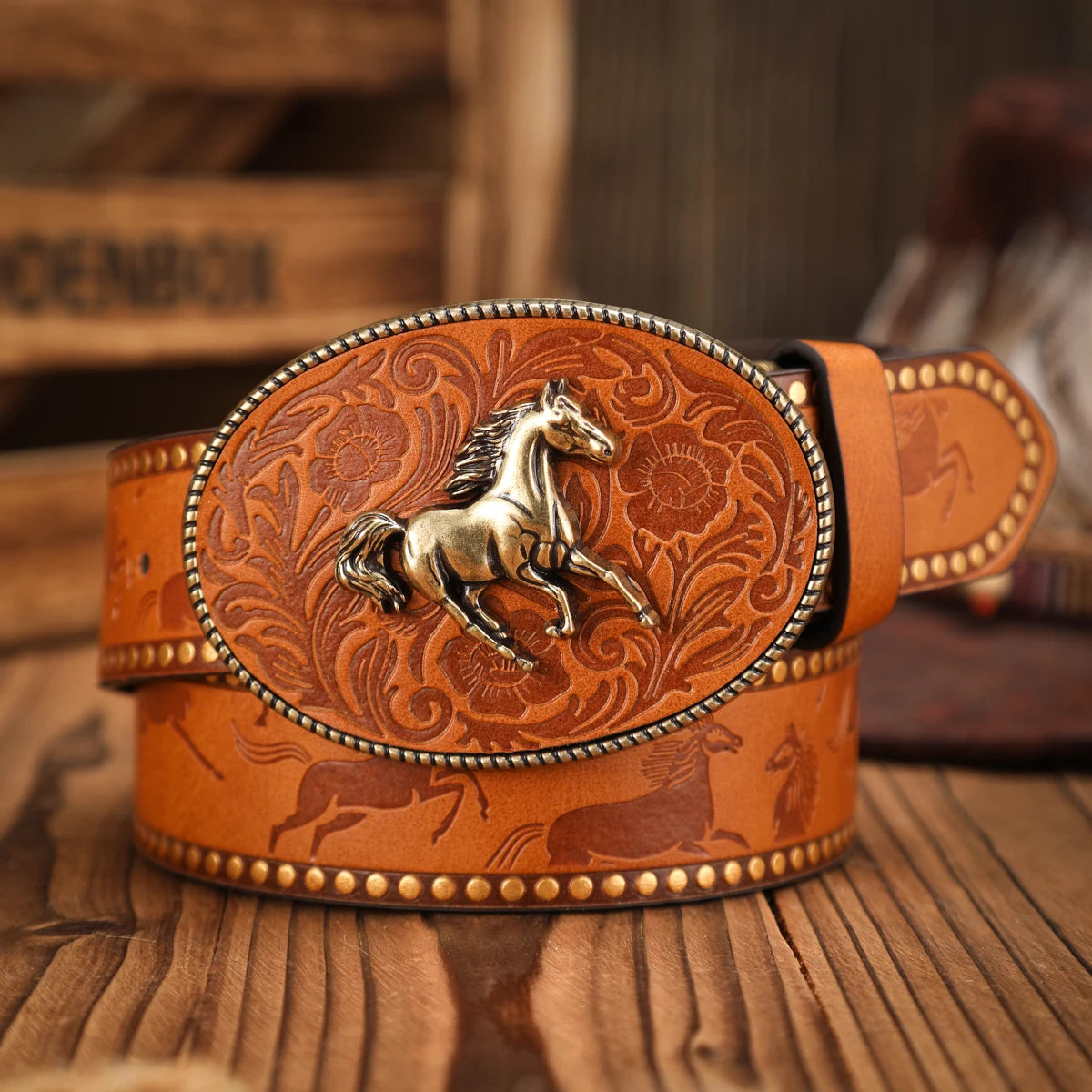 A casual, individual and retro belt, a Western-style clothing accessory, metal buckle, PU belt, suitable for both men and women
