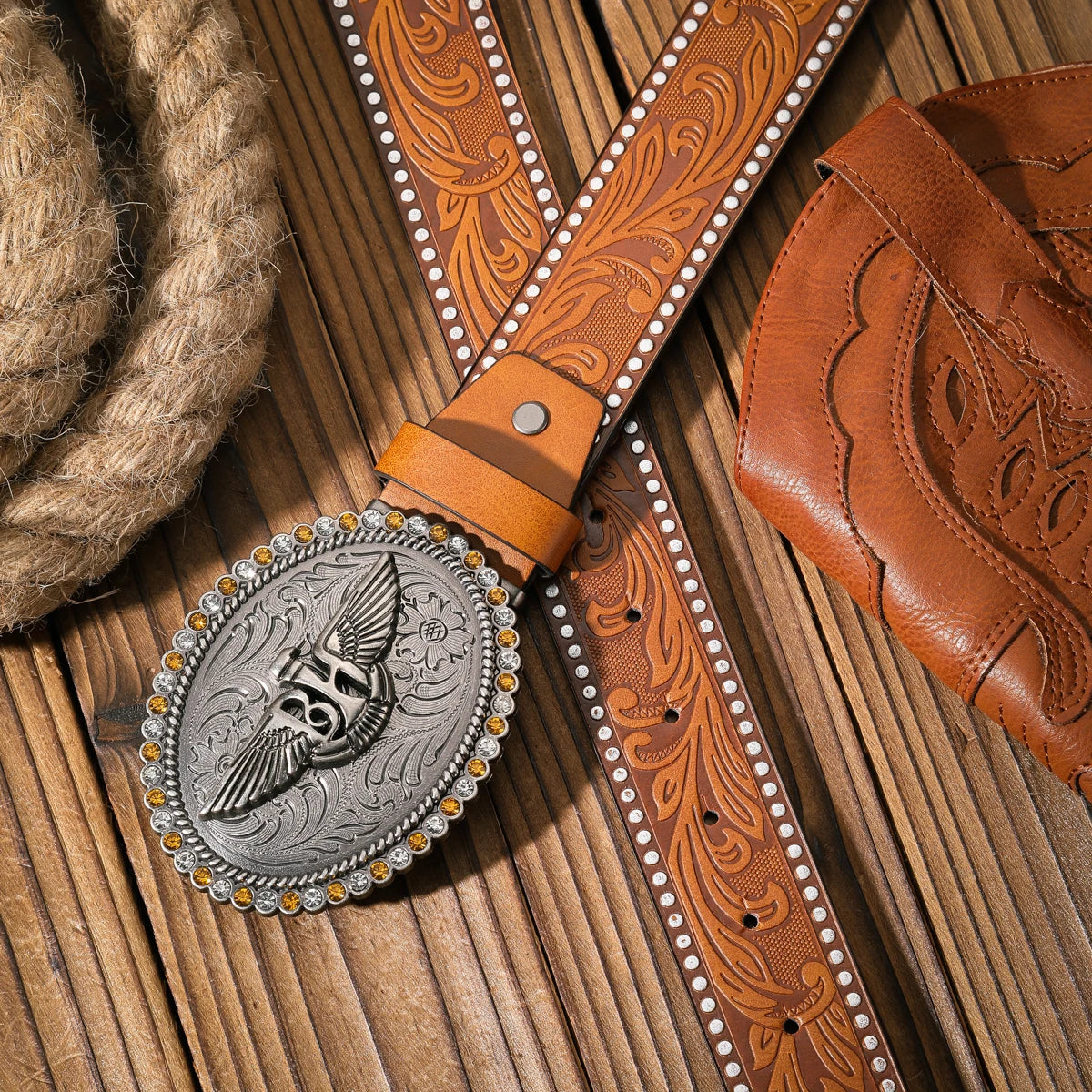 A casual and retro belt, a waist accessory for Western-style clothing, metal buckle, PU belt, suitable for both men and women