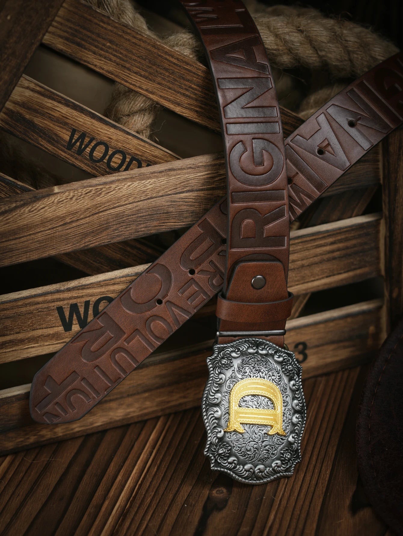 A casual, individual and retro belt, Western-style clothing accessory, metal buckle, PU belt, suitable for both men and women