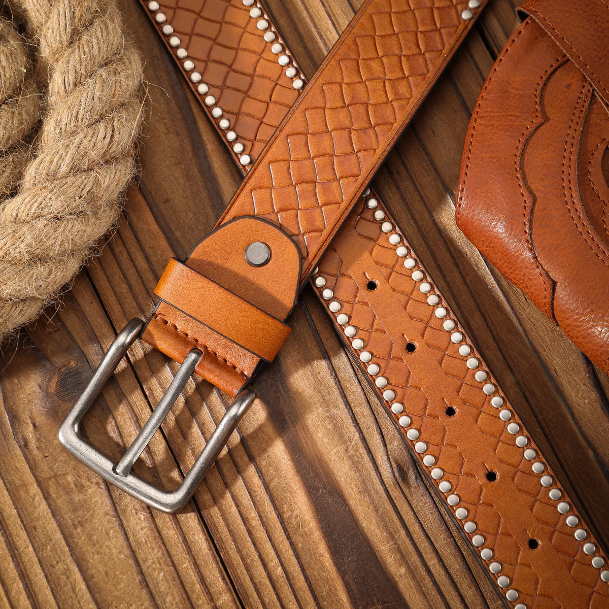 An alloy plate buckle PU material belt, suitable for both men and women, to create a personalized Western retro style