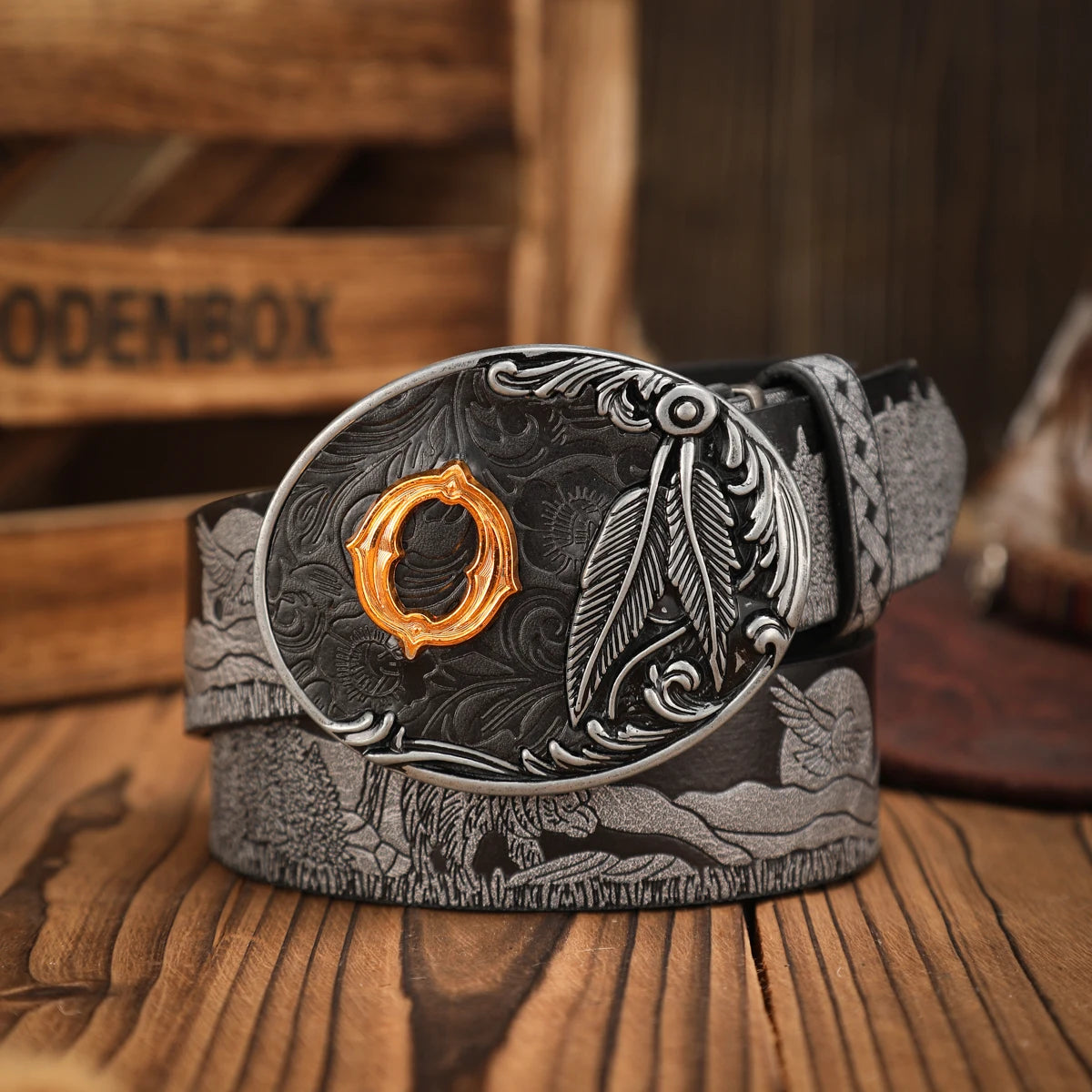 A casual, individual and retro belt, a Western-style clothing accessory, metal buckle, PU belt, suitable for both men and women