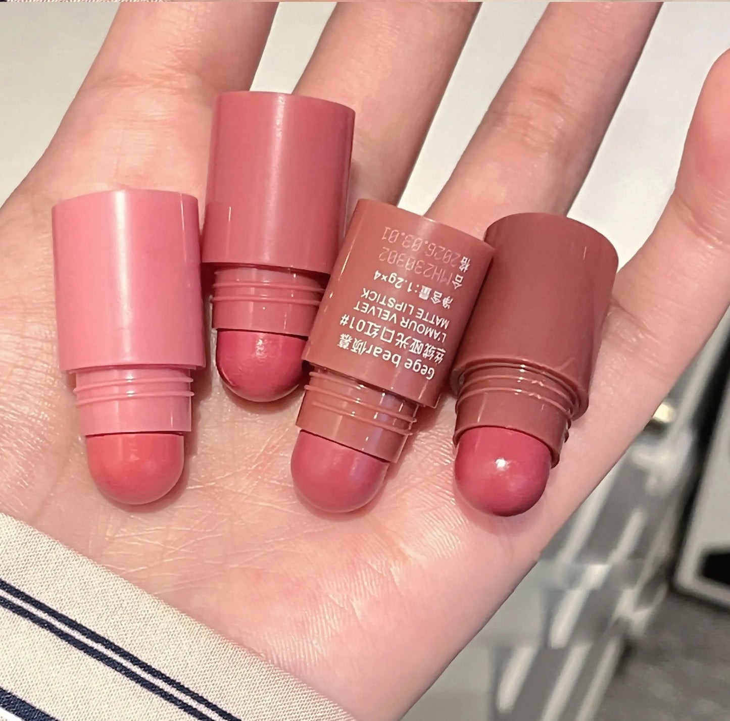 4-Color Matte Velvet Mist Lipstick,1Pc Waterproof Non-Stick Cup Long-Lasting Wear Lipstick For Women