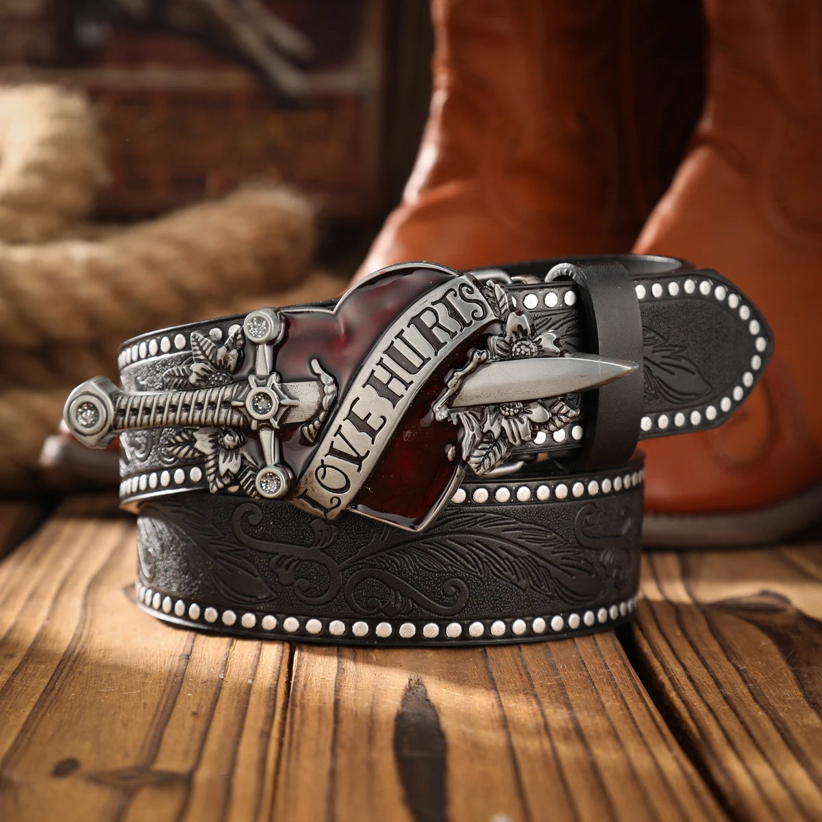 An alloy plate buckle PU material belt, suitable for both men and women, to create a personalized Western retro style