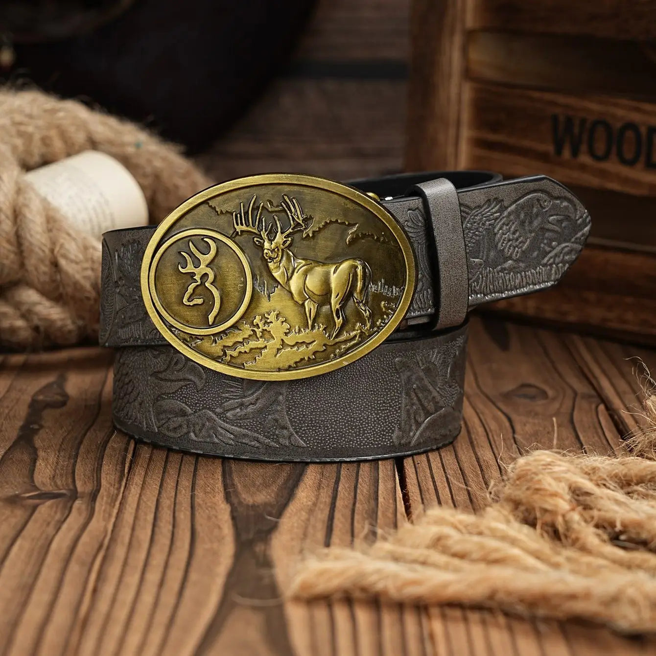 A casual, individual and retro belt, Western-style clothing accessory, metal buckle, PU belt, suitable for both men and women