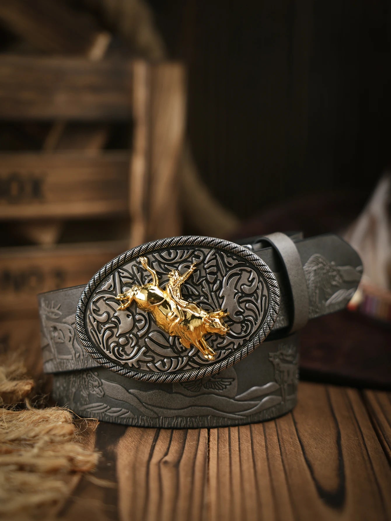 A men's and women's casual retro belt Western style! PU leather belt with metal buckle, suitable for daily work wear