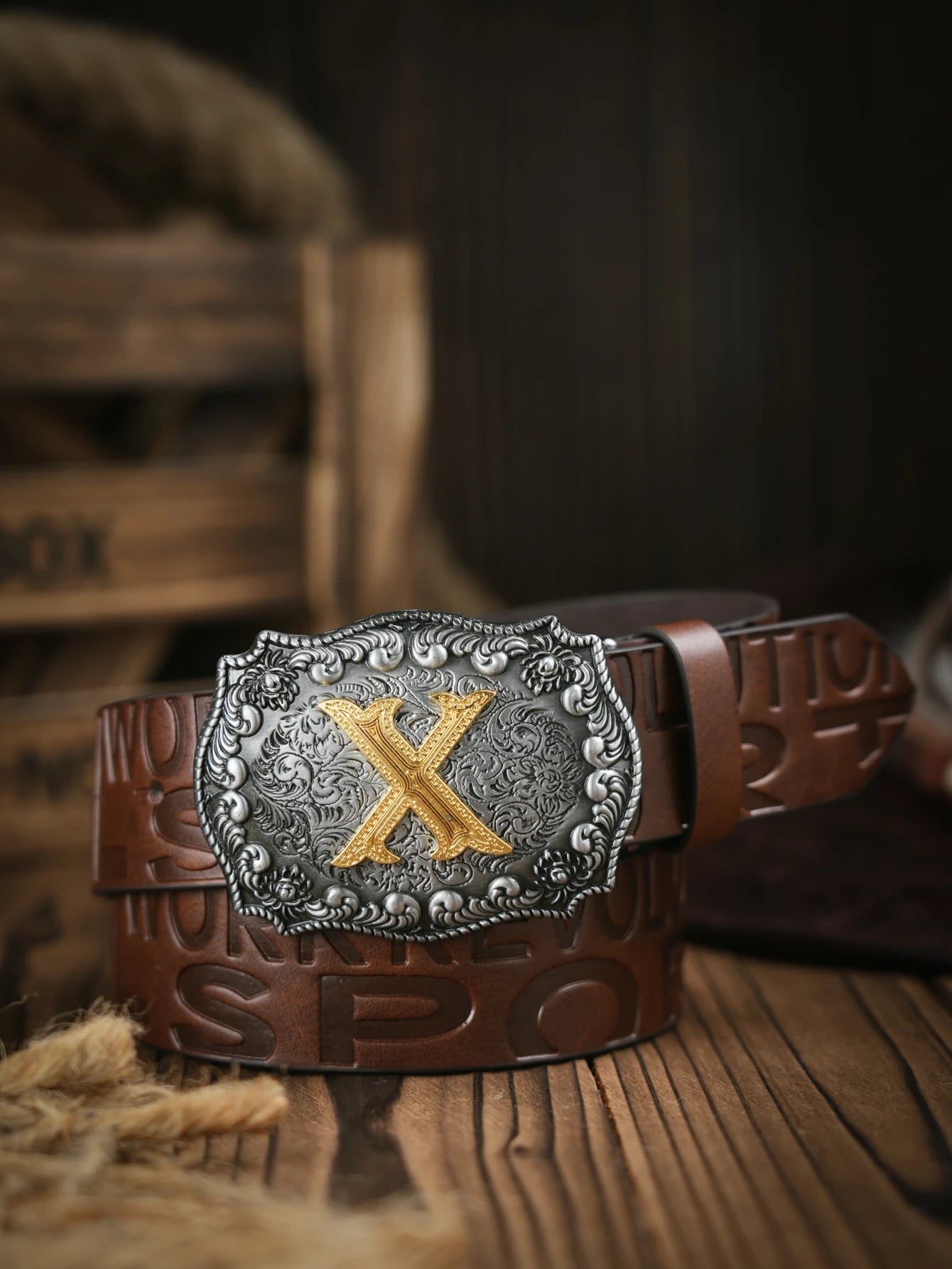 A casual, individual and retro belt, Western-style clothing accessory, metal buckle, PU belt, suitable for both men and women