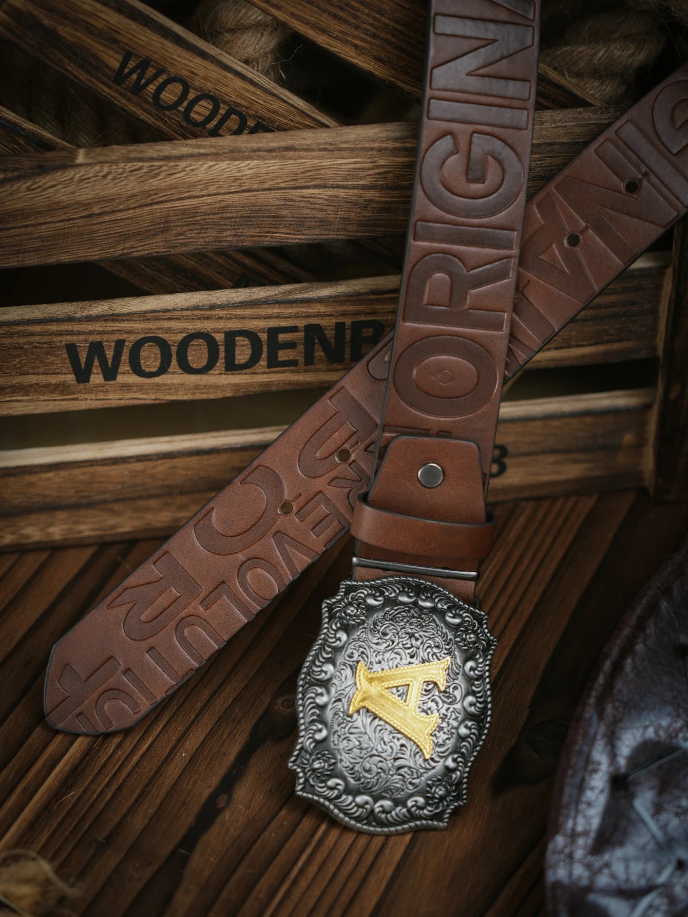 A casual, individual and retro belt, Western-style clothing accessory, metal buckle, PU belt, suitable for both men and women
