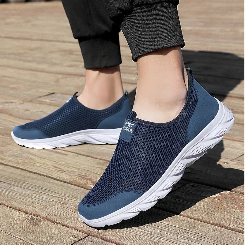 New Running Shoes for Men Breathable Sports Shoes Light Weight Fashion Summer Mesh Breathable Sneakers for Men