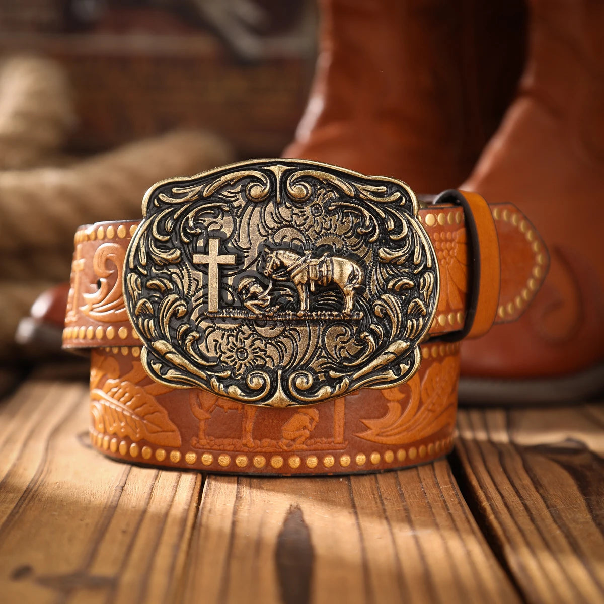 An alloy plate buckle PU material belt, suitable for both men and women, to create a personalized Western retro style