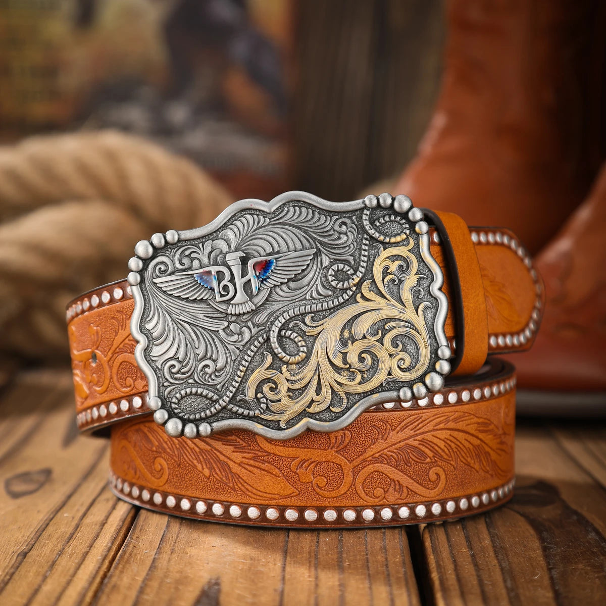 A classic retro PU material embossed belt metal plate buckle head men and women the same daily casual delivery punch nails