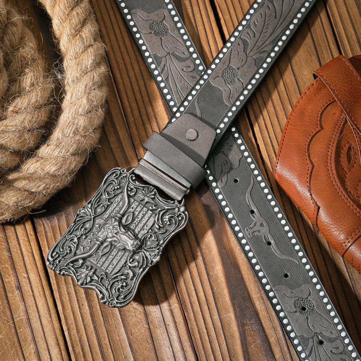 A casual and retro belt, a waist accessory for Western-style clothing, metal buckle, PU belt, suitable for both men and women