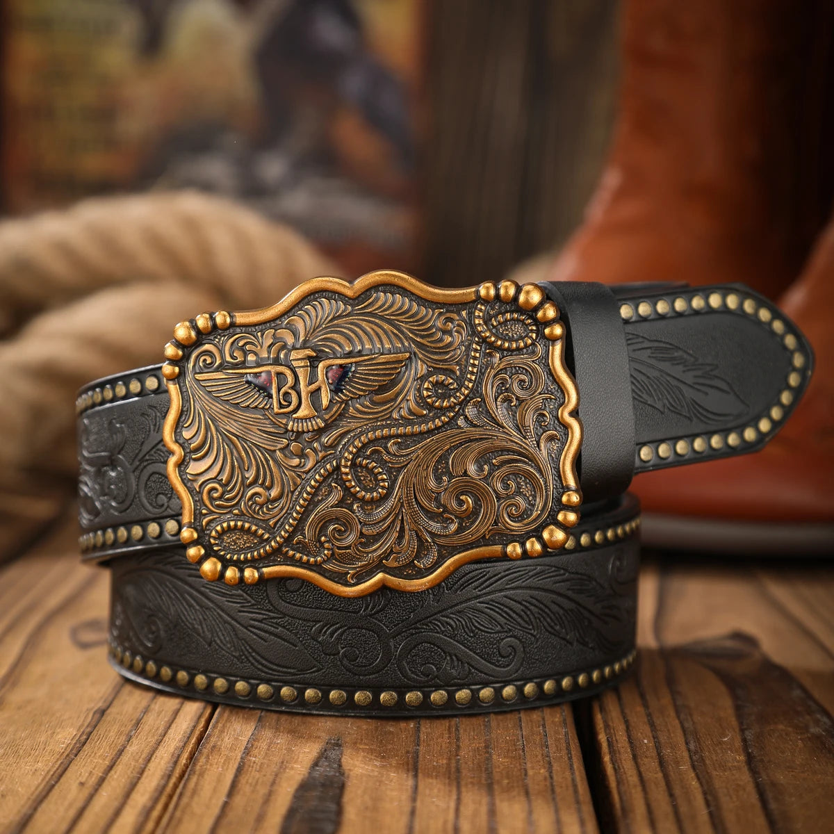 A classic retro PU material embossed belt metal plate buckle head men and women the same daily casual delivery punch nails