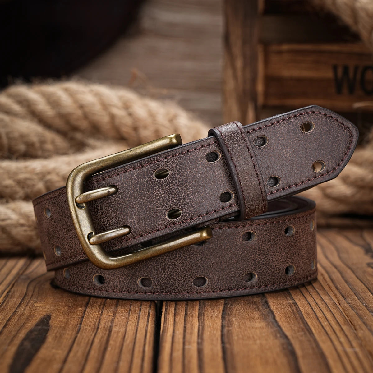 A men's and women's casual retro belt Western style! PU leather belt with metal buckle, suitable for daily work wear