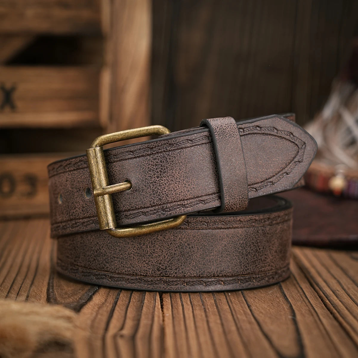 A men's and women's retro metal buckle casual style multi-color PU belt suitable for daily attendance business four seasons (sen