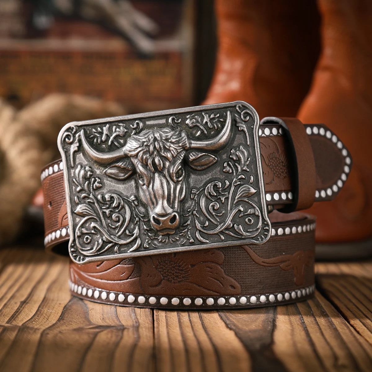 A casual and retro belt, a waist accessory for Western-style clothing, metal buckle, PU belt, suitable for both men and women