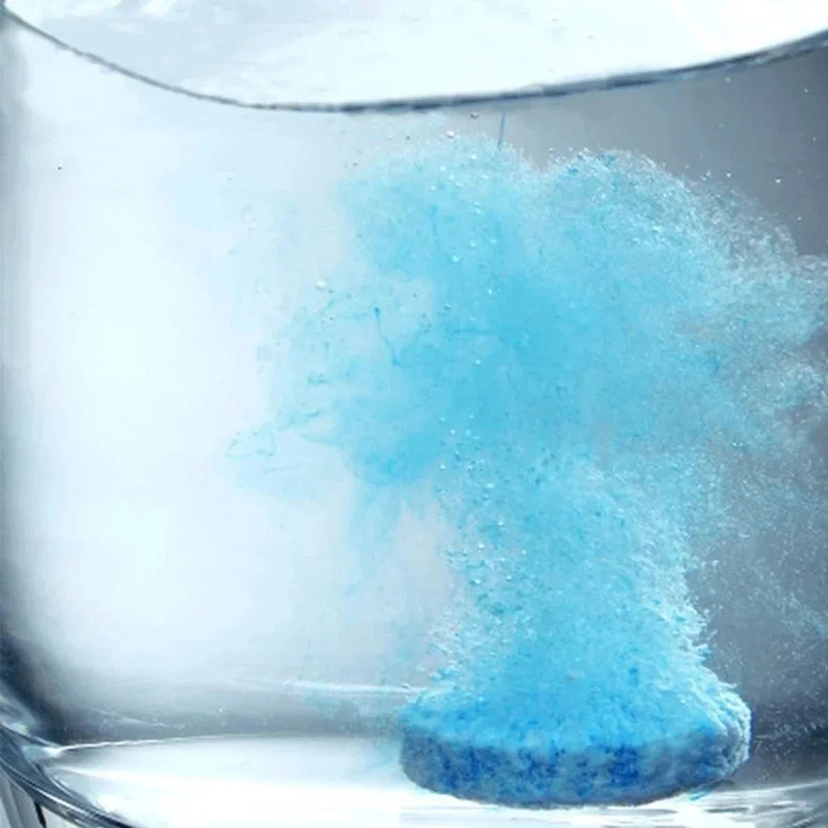 All-Season Windshield Washer Effervescent Tablet (Solid Concentrate) Shellac-Free Formula