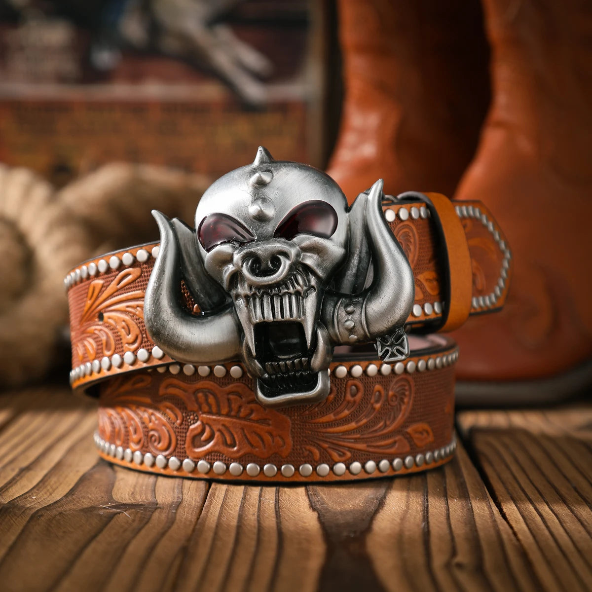 A casual and retro belt, a waist accessory for Western-style clothing, metal buckle, PU belt, suitable for both men and women