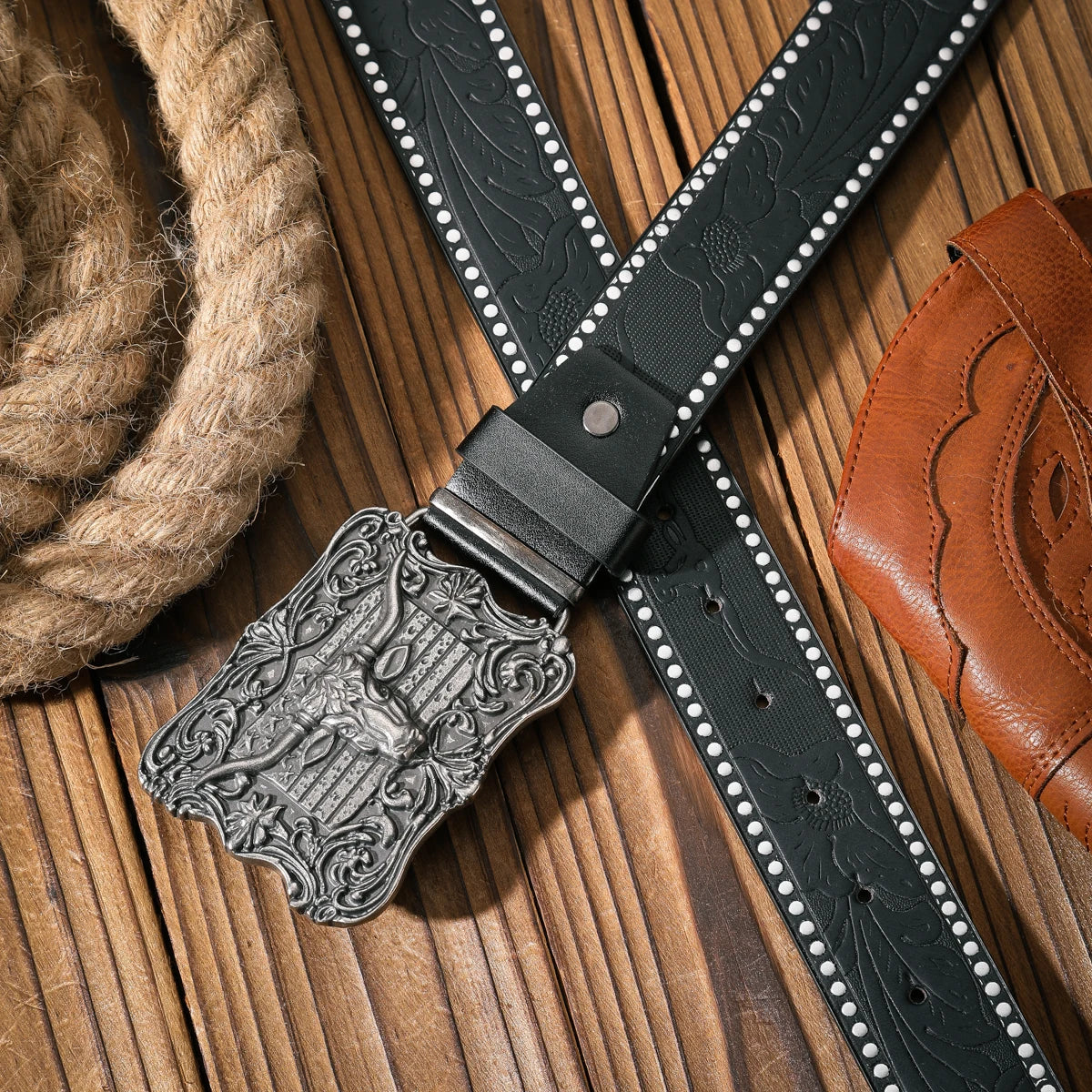 A casual and retro belt, a waist accessory for Western-style clothing, metal buckle, PU belt, suitable for both men and women