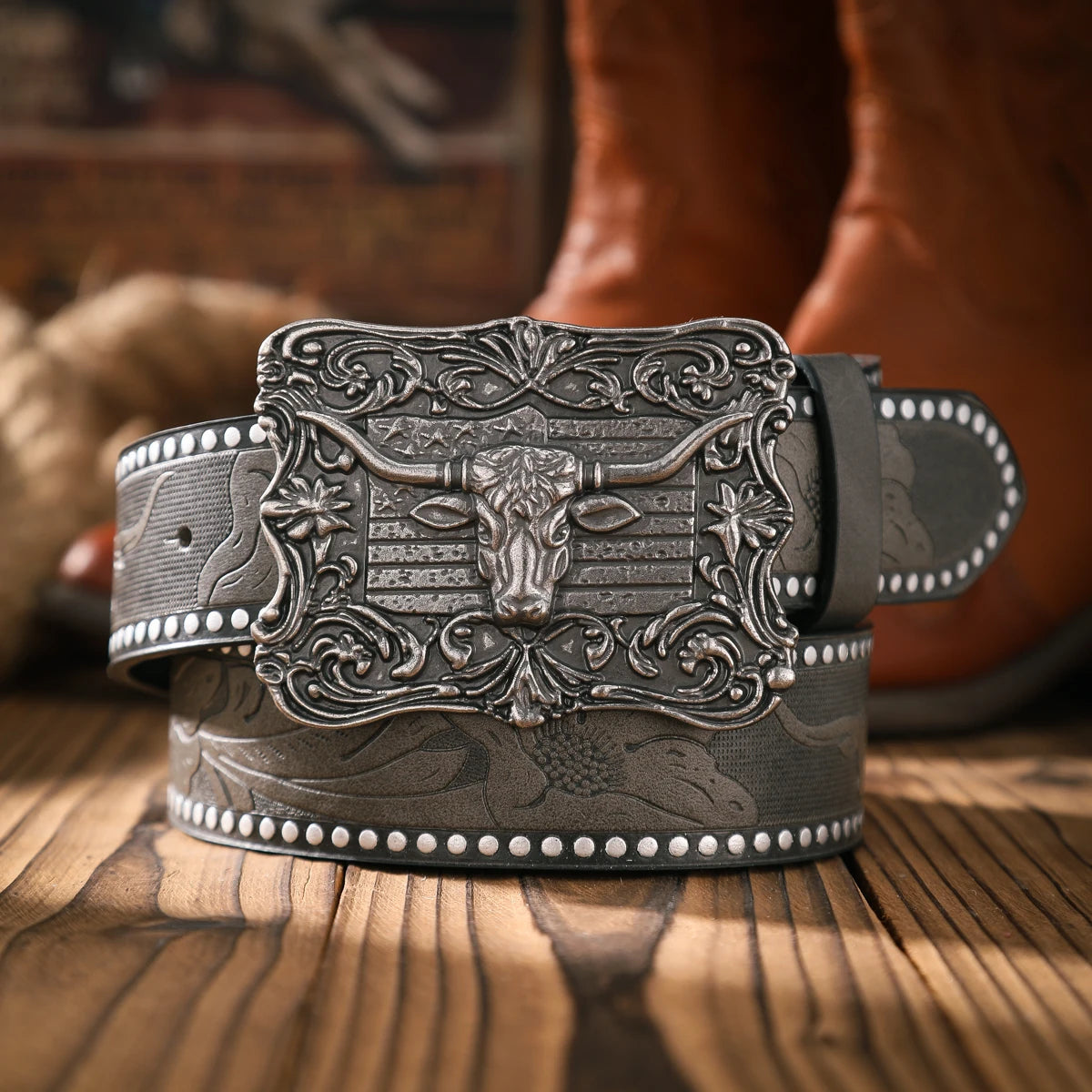 A casual and retro belt, a waist accessory for Western-style clothing, metal buckle, PU belt, suitable for both men and women