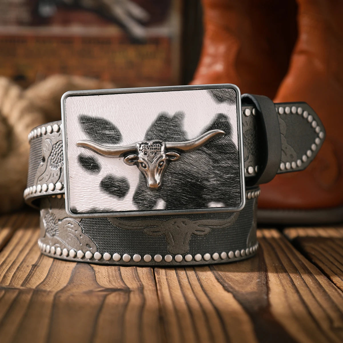 A casual and retro belt, a waist accessory for Western-style clothing, metal buckle, PU belt, suitable for both men and women