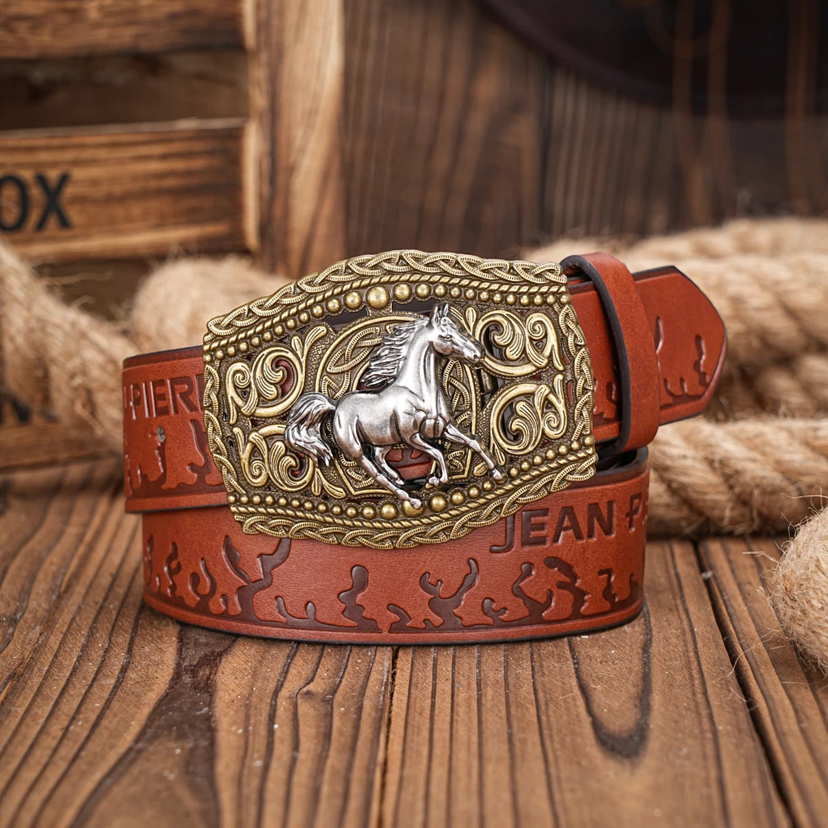 A casual, individual and retro belt, Western-style clothing accessory, metal buckle, PU belt, suitable for both men and women