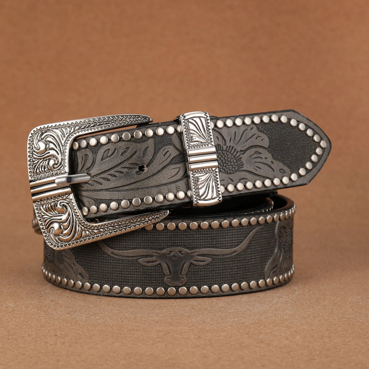 A casual, individual and retro belt, Western-style clothing accessory, metal buckle, PU belt, suitable for both men and women