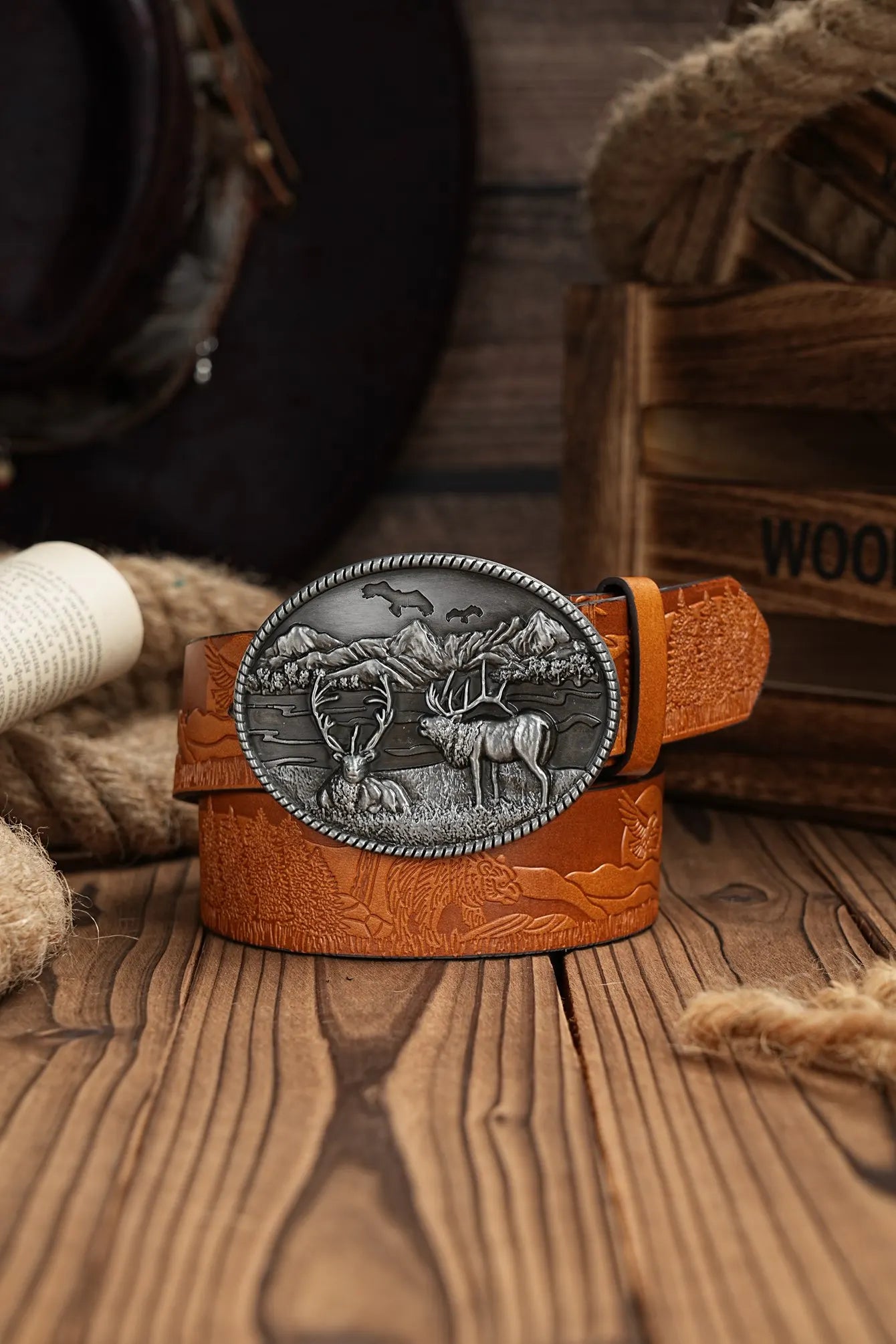 A casual, individual and retro belt, Western-style clothing accessory, metal buckle, PU belt, suitable for both men and women