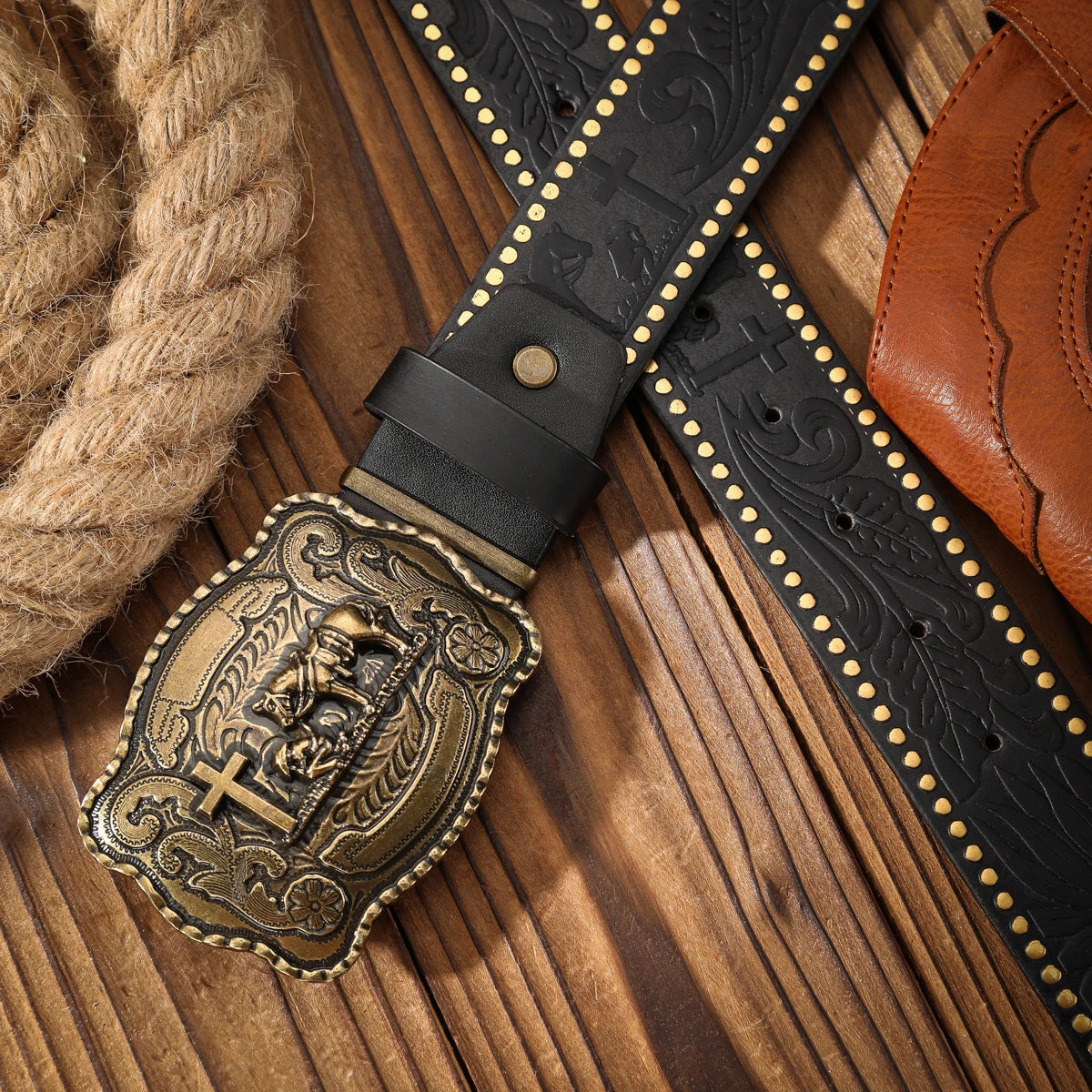 An alloy plate buckle PU material belt, suitable for both men and women, to create a personalized Western retro style