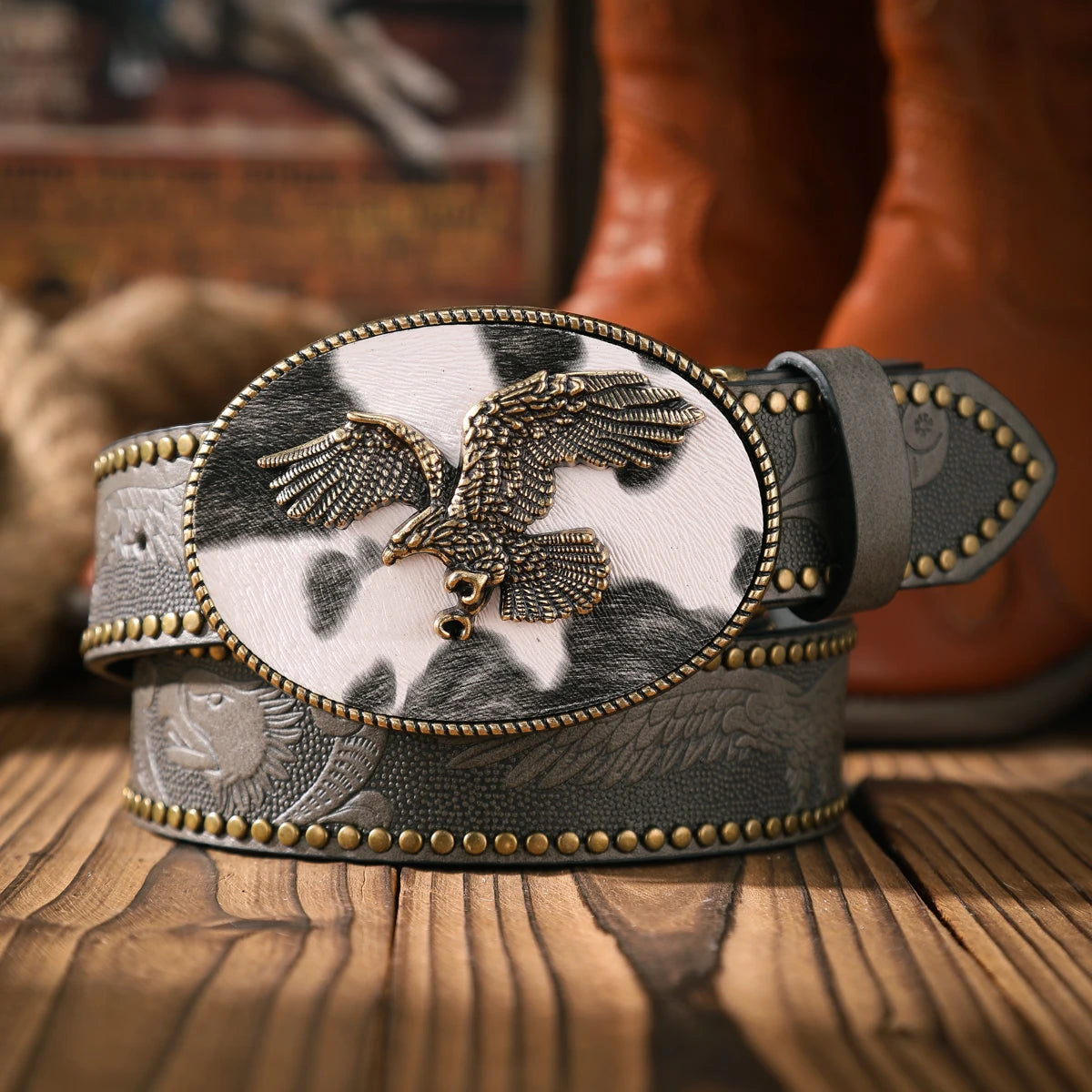 A casual and retro belt, a waist accessory for Western-style clothing, metal buckle, PU belt, suitable for both men and women