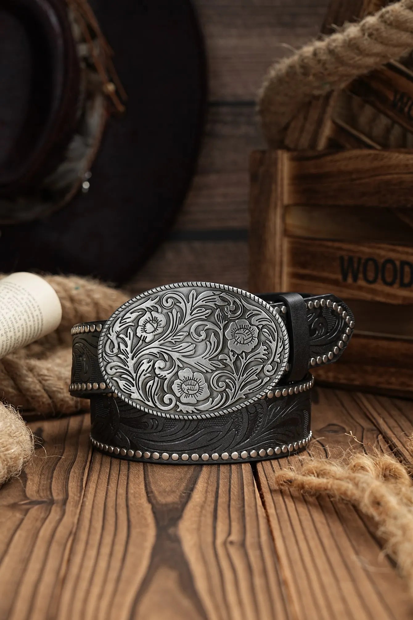A men's and women's casual retro belt Western style! PU leather belt with metal buckle, suitable for daily work wear