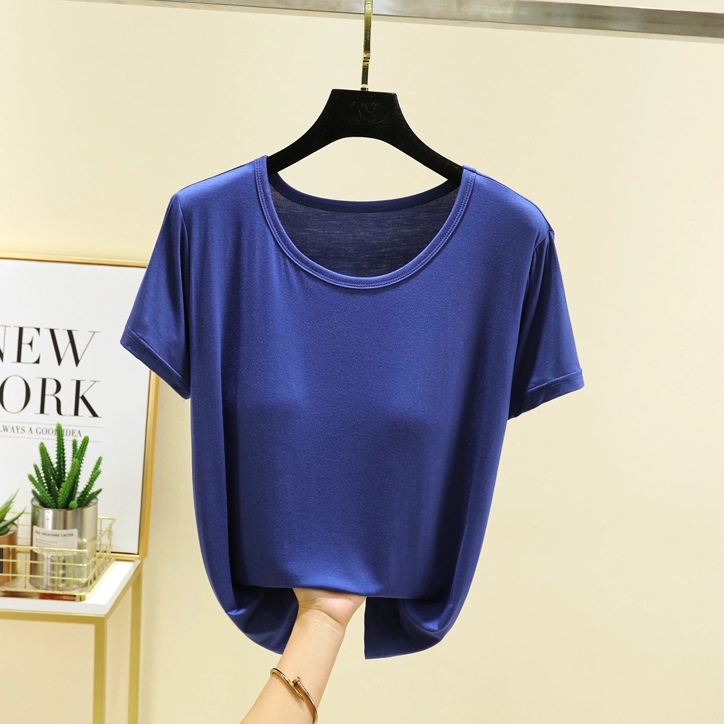 Loose Modal T-irt Women's Spring Summer round Ne ort Sve Built-In Bra Large Size Base irt Casual Sle Summer Top