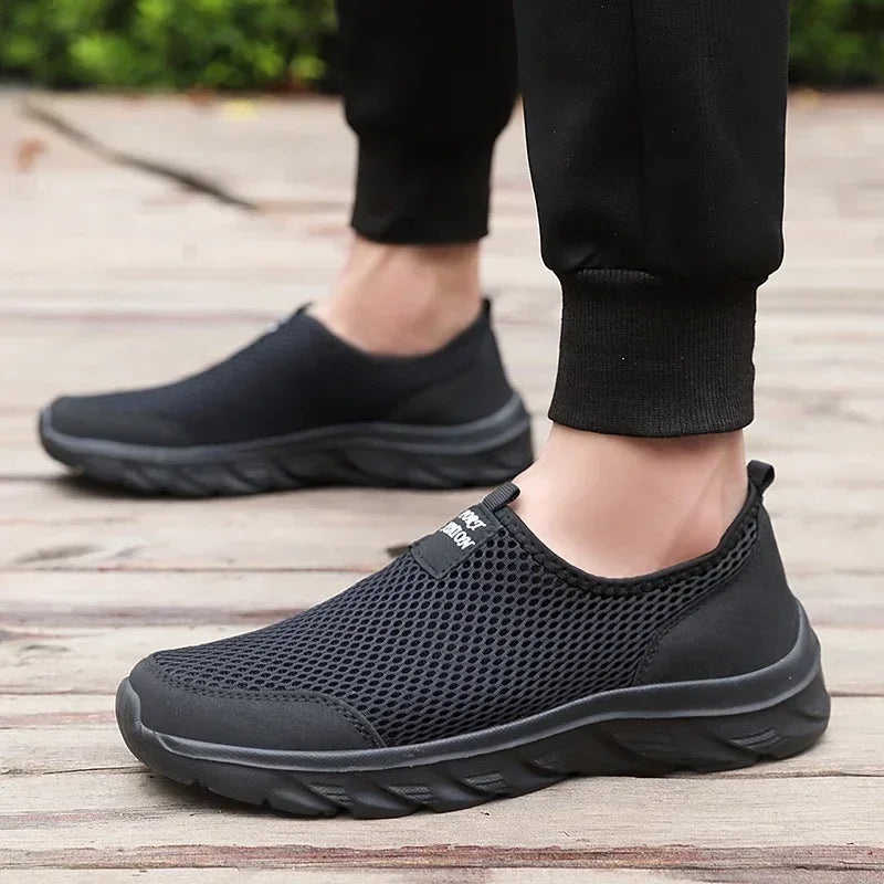 New Running Shoes for Men Breathable Sports Shoes Light Weight Fashion Summer Mesh Breathable Sneakers for Men