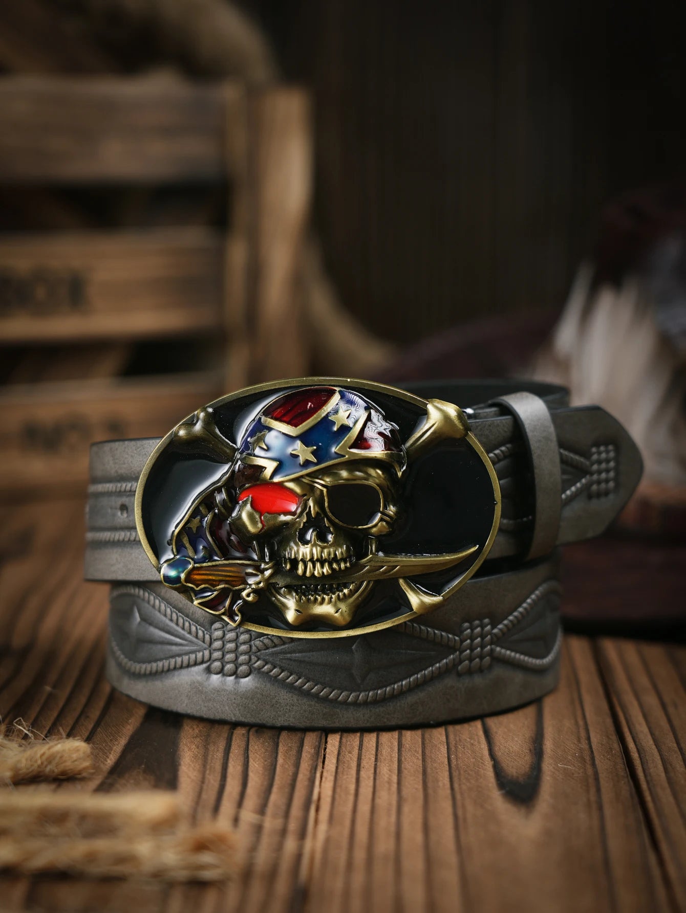 A men's and women's casual retro belt Western style! PU leather belt with metal buckle, suitable for daily work wear