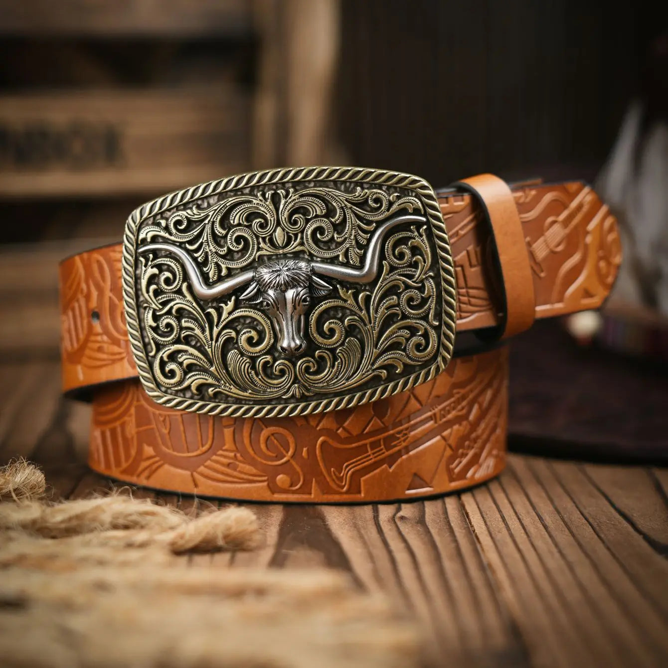 A men's and women's casual retro belt Western style! PU leather belt with metal buckle, suitable for daily work wear