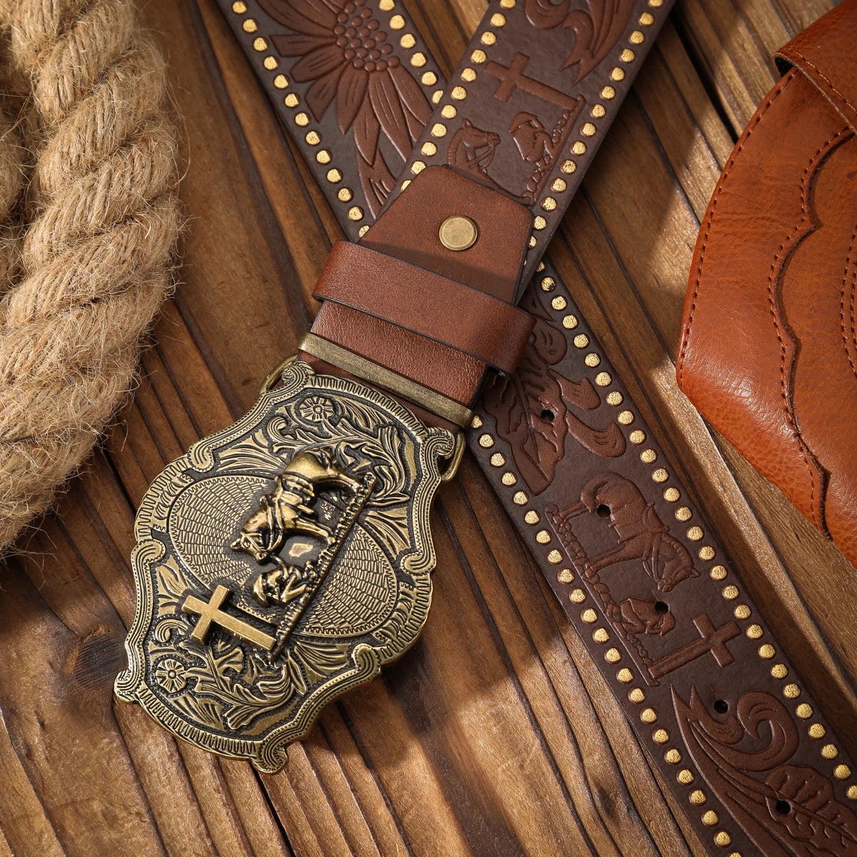 A men's and women's casual retro belt Western style! PU leather belt with metal buckle, suitable for daily work wear