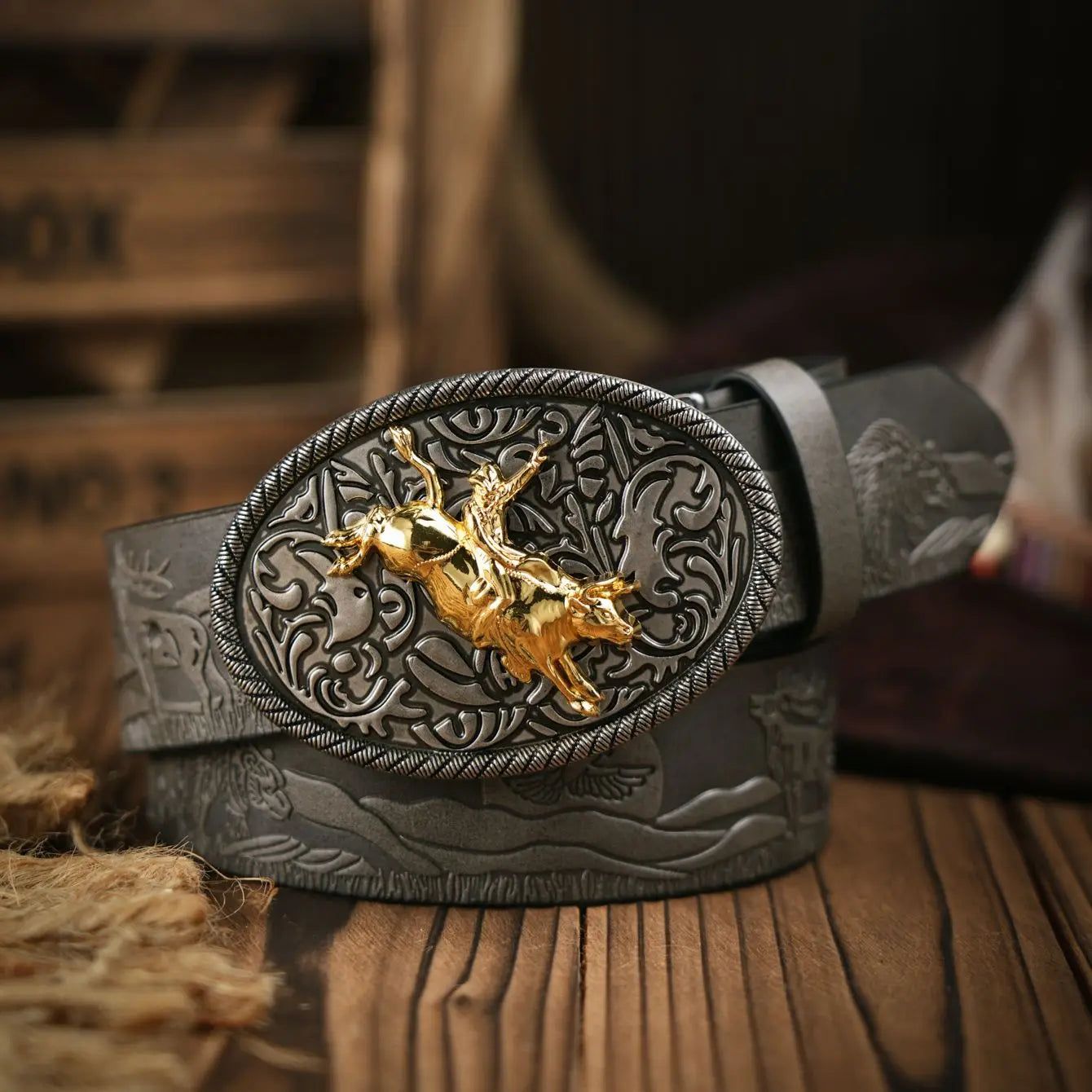 A men's and women's casual retro belt Western style! PU leather belt with metal buckle, suitable for daily work wear